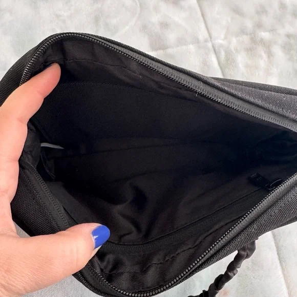 BEIS Black Travel Crossbody Bag - Picture 4 of 5